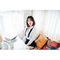 Loozy_Ye-Eun-Officegirl's Vol.2_2-wfO6yyfR.jpg